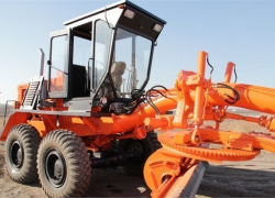 В Волгограде пенсионер на "пятерке" влетел в автогрейдер