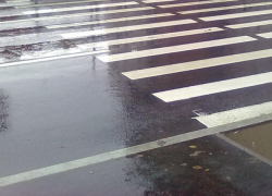 В центре Волгограда начальник поезда на KIA сбил 14-летнюю школьницу