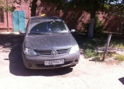 В Волжском разыскивают таксиста на служебной машине