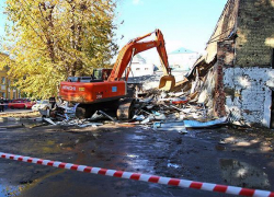 Снос самовольных построек в Волжском продолжается: осталось 23 объекта