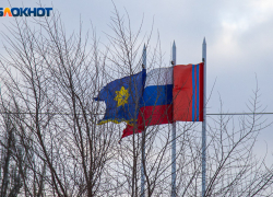 Энергия ГЭС и воды Волги: флагу Волжского исполнился 31 год