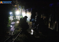 Поздней ночью под Волжским загорелся дом: подробности