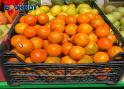 Сто рублей за новогоднее «настроение»: сколько стоят мандарины в Волжском