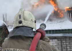 В Быковском районе загорелся жилой дом