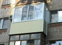 Молодой волгоградец сломал позвоночник, выпав с балкона второго этажа