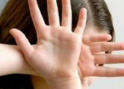 Под Волгоградом за избиения своей 15-летней дочери мужчина отделался исправительными работами