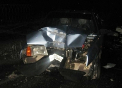 20-летний волжанин ночью протаранил световую опору