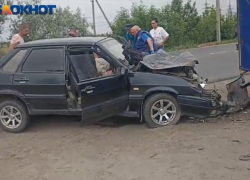 «Мужчина не чувствует ног»: видео страшной аварии с Газелью в Волжском
