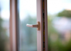 24-летний волжанин выпал с пятого этажа