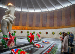 Чтим память о подвиге сталинградцев