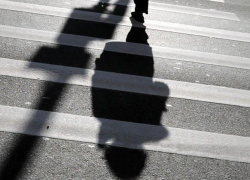 За минувшие сутки в Волжском сбили двух пенсионеров