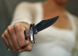 В Волжском рецидивистка вспорола грудь сожителю в ходе пьяной ссоры