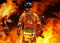 Частный дом в Среднеахтубинском районе стал жертвой поджега