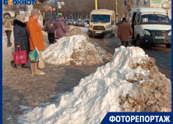 Волжский завален сугробами: последствия ночного снегопада