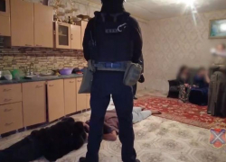 ⁠20 человек забрали в отделение: Волжские силовики наведались к цыганам 