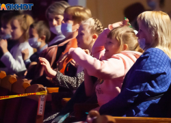 Купил билет, а попал на мошенников: как волжанам на новогодних каникулах не потерять деньги на концертах и спектаклях?