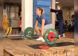 Знаменитая волжская спортсменка похвасталась попой как орех