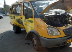 Volkswagen Jetta протаранил маршрутку в Волжском: пострадала девушка