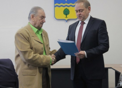 Волжский ветеран плавания  в спортивном строю