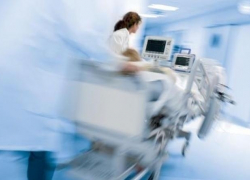 В реанимации Камышина скончался выпавший с 5 этажа мужчина