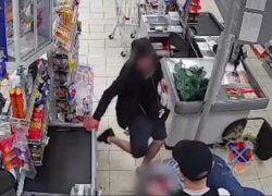 В Волжском осуждены подростки, зверски избившие мужчину в магазине за замечание