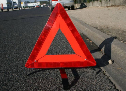 В Волжском ночью столкнулись две легковушки: 19-летняя девушка в больнице