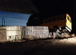 Нетрезвый камышанин на ГАЗели ночью протаранил жилой дом