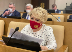 «Вакцинация будет добровольной»: депутат Госдумы Ирина Гусева развеяла страхи волжан