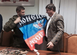 Олега Пахолкова на выборах в ДНР растрогали танцующие дети. Видео