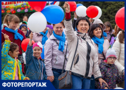 Первомайская демонстрация состоялась в Волжском: фоторепортаж