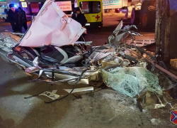 Ночная авария в Волгоградской области: подробности столкновения легкового автомобиля с грузовиком