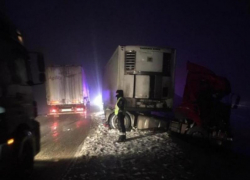 Водитель пострадал в жуткой аварии под Волгоградом