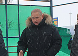 Мэр Волжского пригрозил закрыть парковку на рынке «Людмила» и остановку у «Ленты»