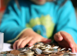 В Волгограде пенсионер платил 11-летней школьнице за секс 