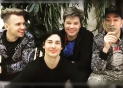 Михаил Игонин и группа "На-На" подарили женщинам "пальму"