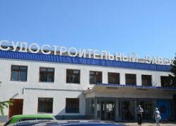 На парковке "Волгоградского судостроительного завода" водитель сбил пенсионера и скрылся  