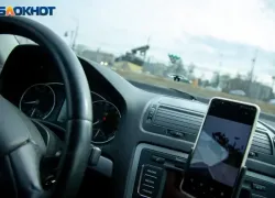 Такси станет роскошью? В Волгоградской области тысячами отстраняют от работы таксистов