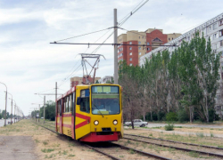В Волжском молодой человек попал под колеса трамвая 