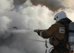 Из-за небрежности с огнем загорелась квартира в пятиэтажном доме Волжского 