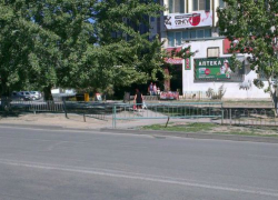 В Волжском вандалы дважды ломали турникет