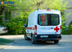 Водитель иномарки порезался в результате ДТП в Волжском