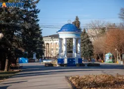 «Последний звонок» внесет коррективы: в Волжском ограничат движение и доступ в парк