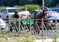 Необычный транспорт заметили на проспекте Ленина в Волжском: видео