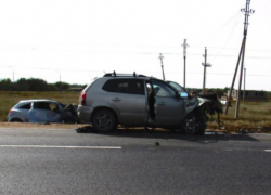 От сокрушительного столкновения женщина-водитель погибла на месте