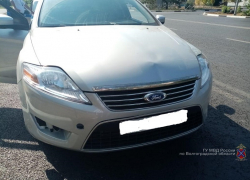 Столкновение машин, сбитая бабушка и наезд на дерево: ДТП в Волжском