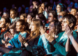 Выходные в Волжском: американская музыка, японская певица и "Тартюф" Мольера