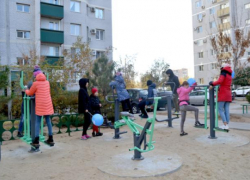 Волжане качают пресс на улице
