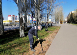 За сутки в Волжском вывезли 2100 кубометров мусора и сухой листвы