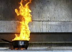 В Волгограде из-за нерадивой кухарки пострадали дети