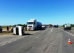 В тройном ДТП под Волгоградом 27-летняя женщина едва не лишилась ребенка